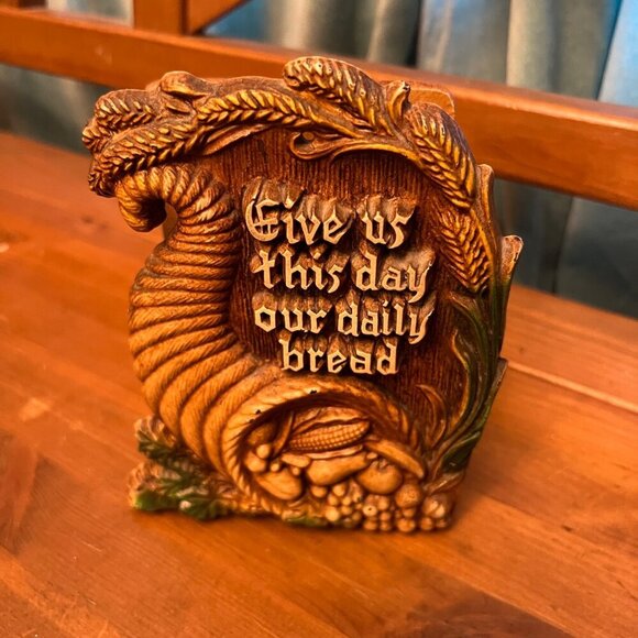 Vintage  napkin letter holder With "Give Us This Day Our Daily Bread" Engraving - Picture 1 of 8